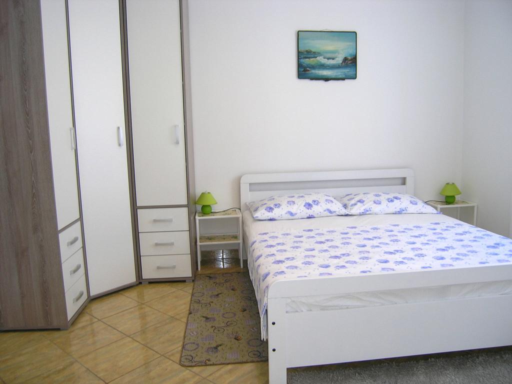 Apartman Vera Кърк Екстериор снимка